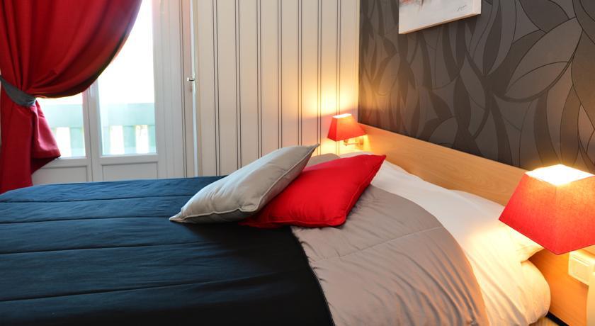 Hôtel La Croix Blanche Tarbes Quarto foto