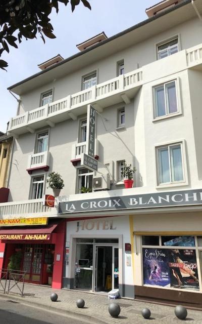 Hôtel La Croix Blanche Tarbes Exterior foto